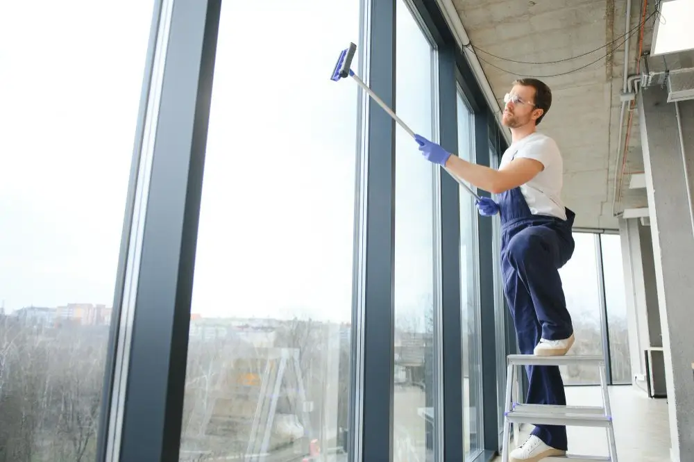 Professional Cleaning Windows After Construction (1)